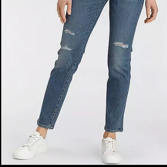 LEVIS 724 HIGH RISE SLIM STRAIGHT DESTROYED EFFECT JEANS NWT $108 27 W - Picture 3 of 9